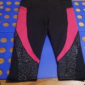 Fabletics capris